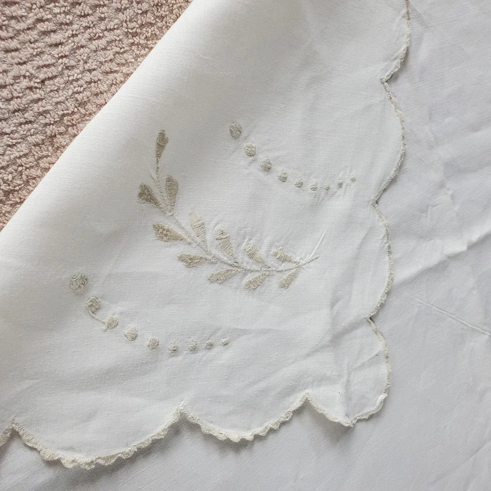 vtg cotton square tablecloth 50x49 Scalloped Rim Masjien Beige Embroidery‎